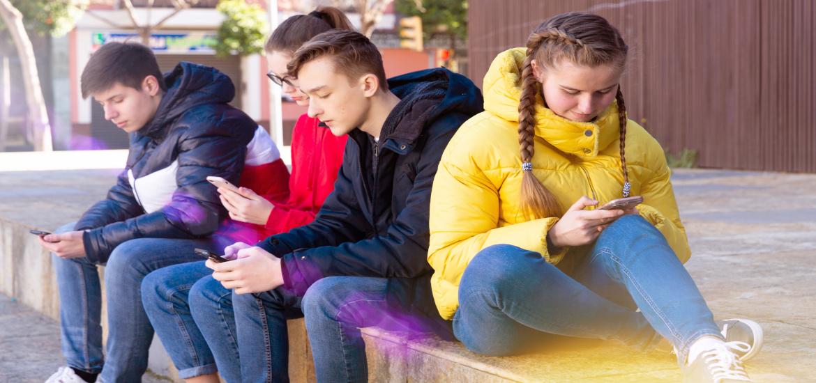 EL USO EXCESIVO DE LAS REDES SOCIALES EN ADOLESCENTES