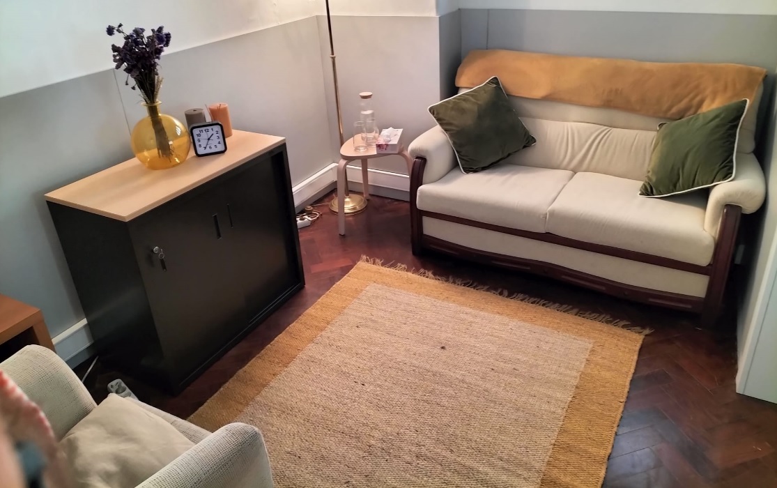 O Corpo que Cala: A Inibição Sexual e a Busca pela Intimidade Perdida