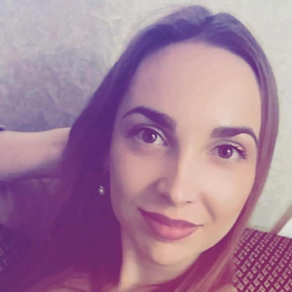Анна Учар