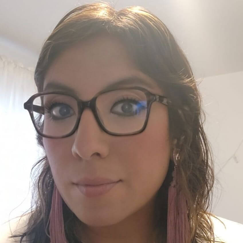 Cyntia  Flores 