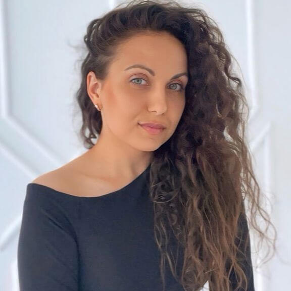 Яна  Чеботарьова