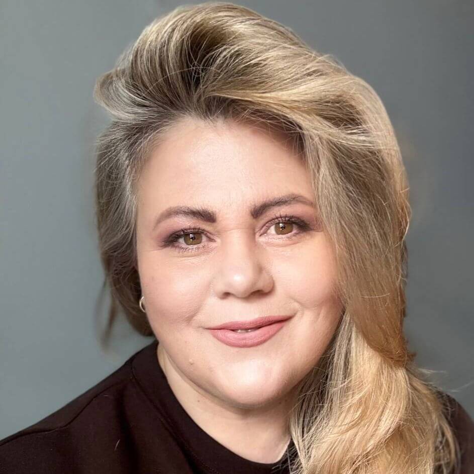 Олена Карпенко