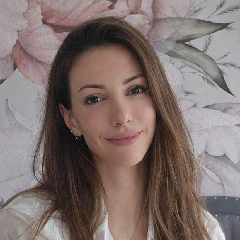MARIA AGUSTINA R.
