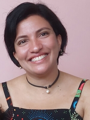 Lívia Thaísa  Oliveira Vitoriano