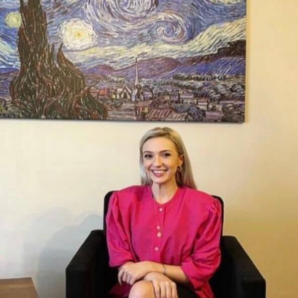 Esra Ç.