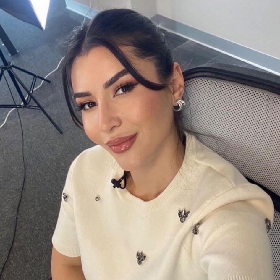 Merve İ.