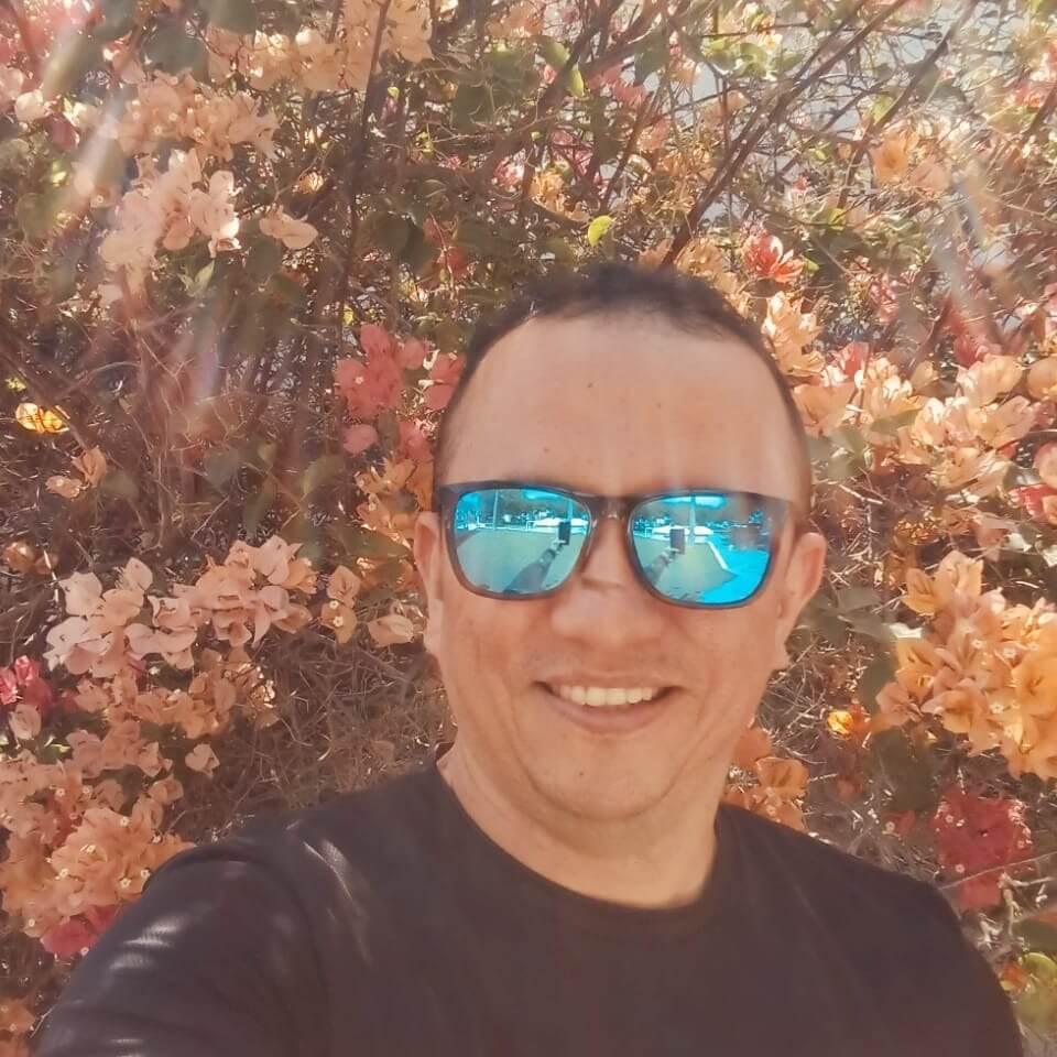 Julio Bolívar  Loor Hurtado 