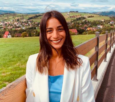 Maria Alejandra Flores de la Torre