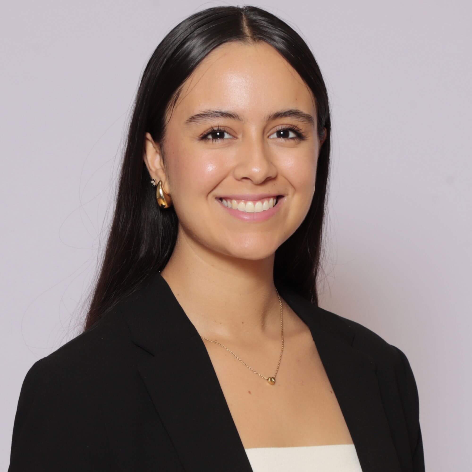 Laura Ivi M.