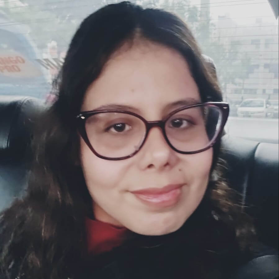 Alexsandra León 