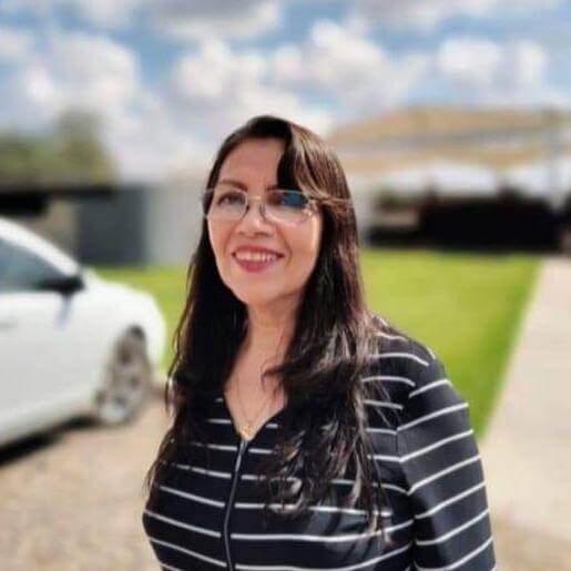 Martha  Hernández 