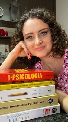 Paola  Bernardes Aguiar Andrade
