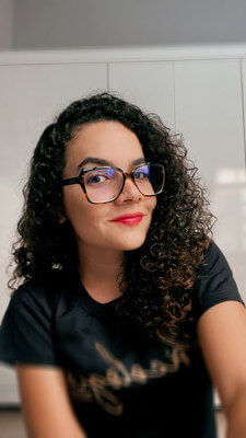 Thayná Lopes de Paulo