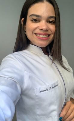 Letícia Oliveira