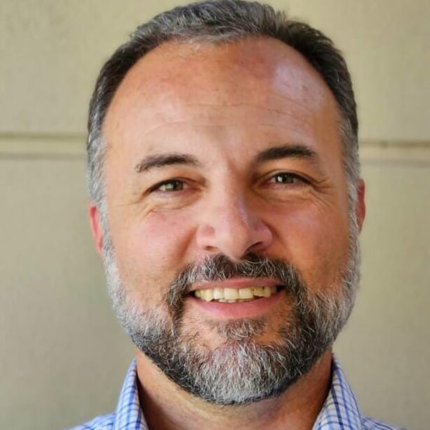Julián  Apud 