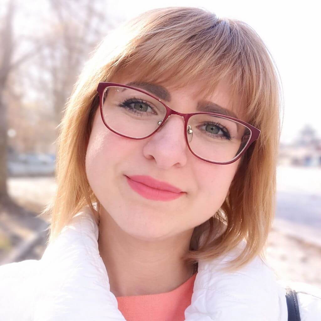 Яна Луценко 