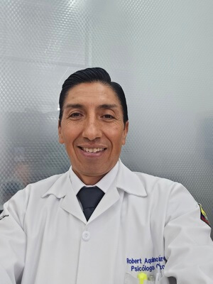 Robert Manuel  Aquino Suárez 