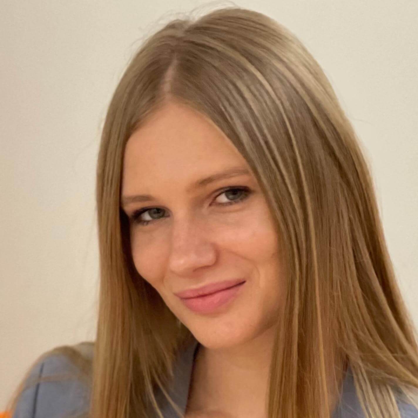 Марина Санжаровская