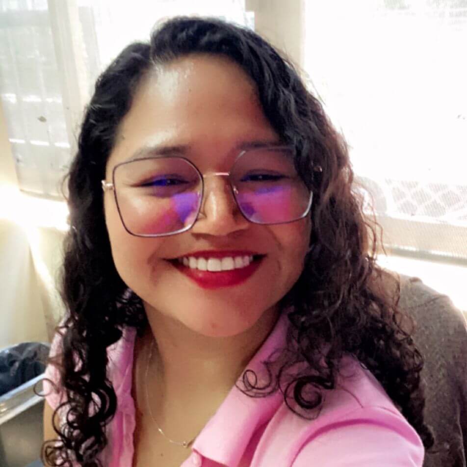 Claudia Flores