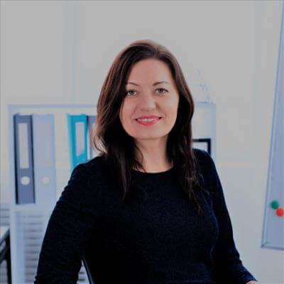 Олена Плужник