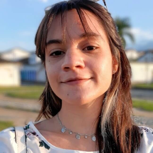 Júlia  Liberato Marques