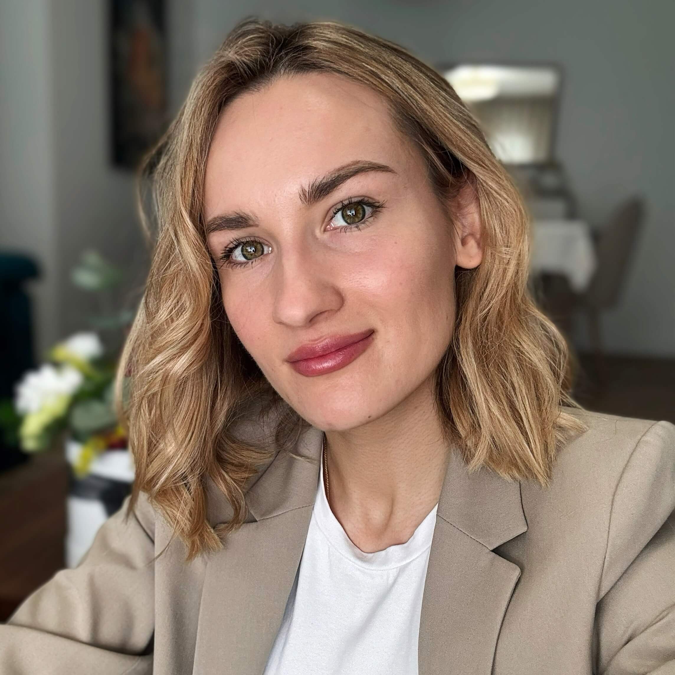 Анна Антонова