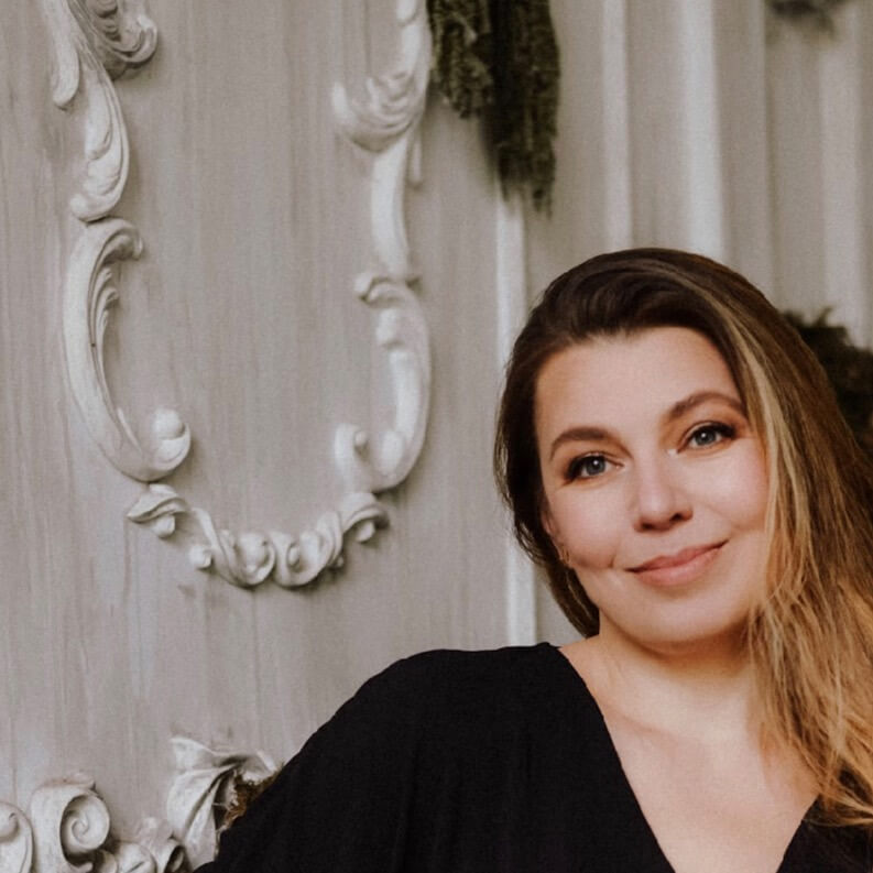 Анна Грозовська