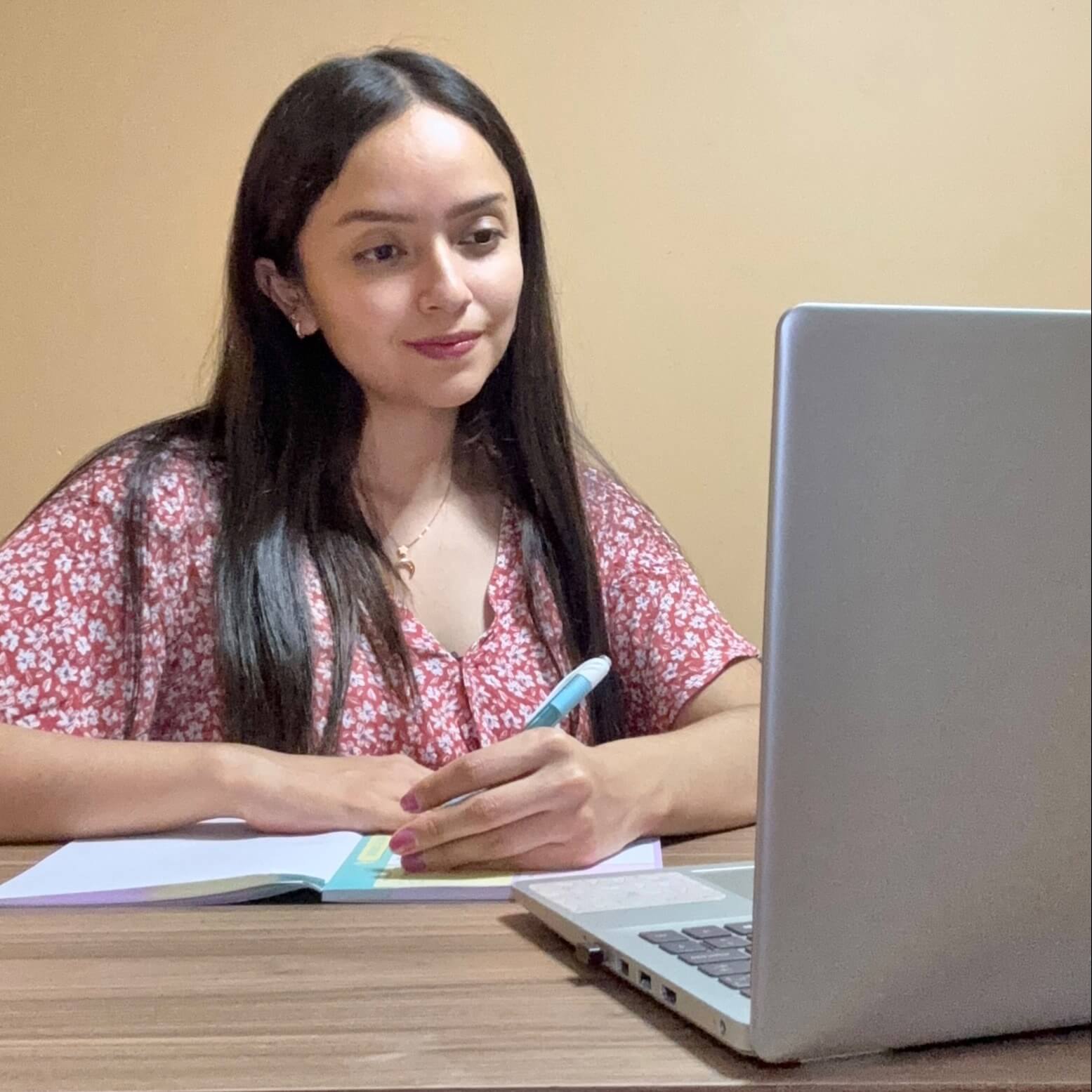 Alina Guerrero Reyes photo 3