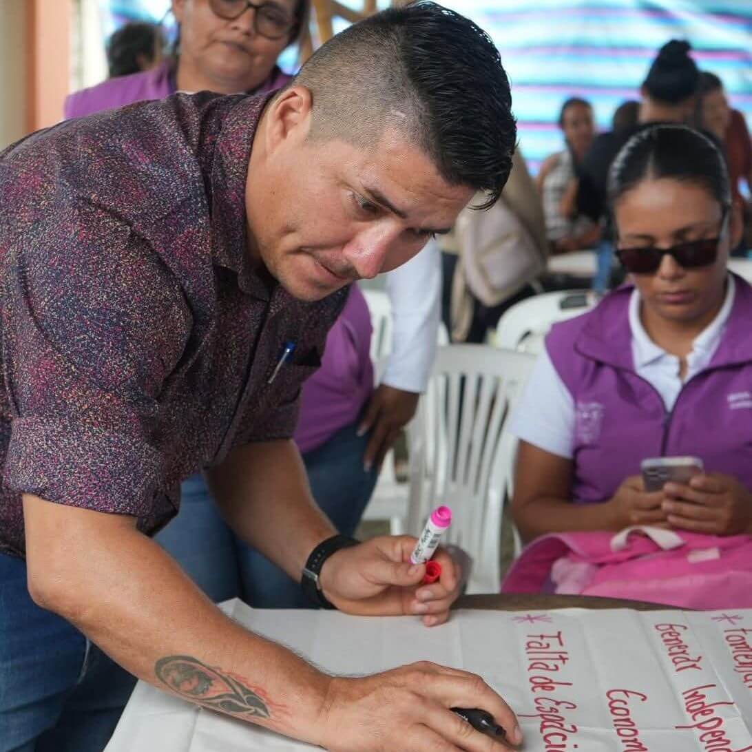ERNESTO SANTIAGO ZAMBRANO CEVALLOS