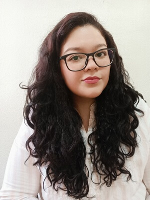 Adriana  Hernández 