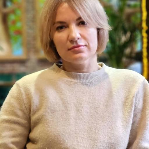Наталя Ткачук — ведуча групи