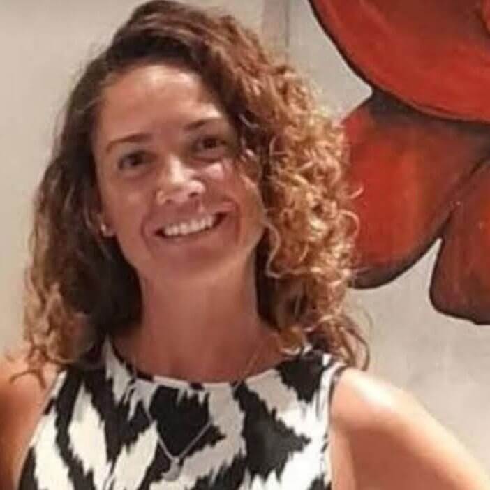 María de La Paz B.