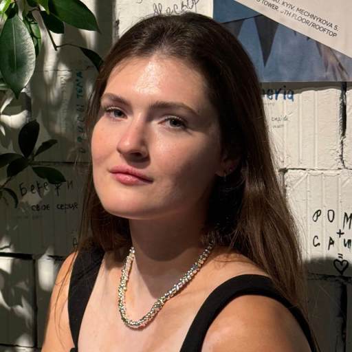 Валерія Шпінарьова — ведуча групи