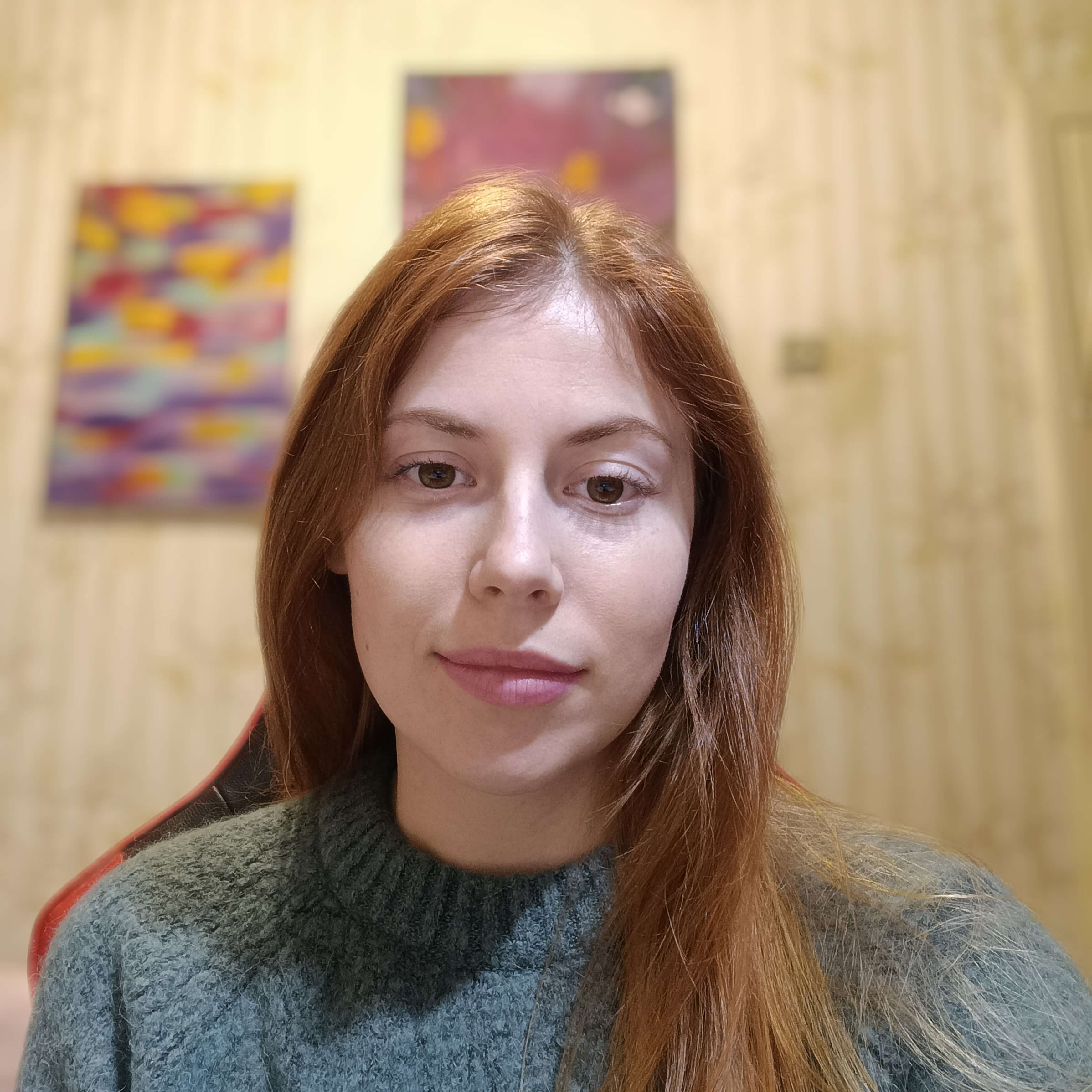 Елена Никора 