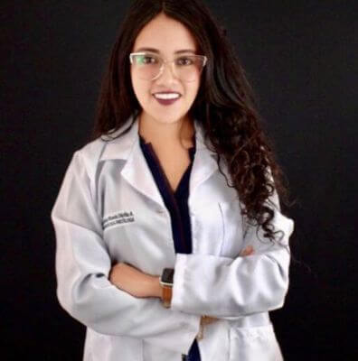 Nicole M Davila