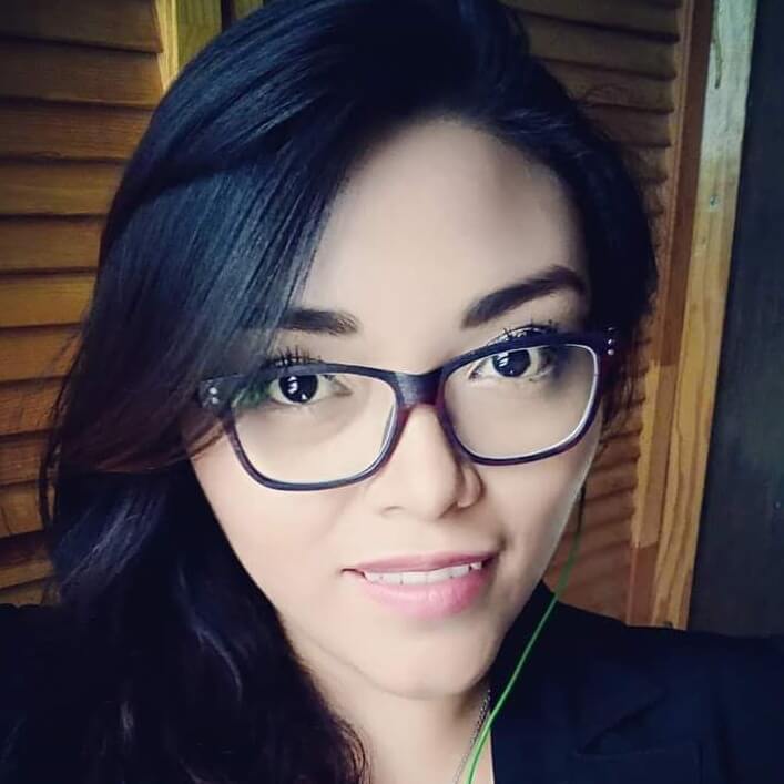 Yutzil Patricia  Zeferino Chávez 