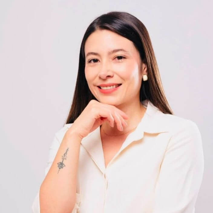 Karen Lisbeth R.