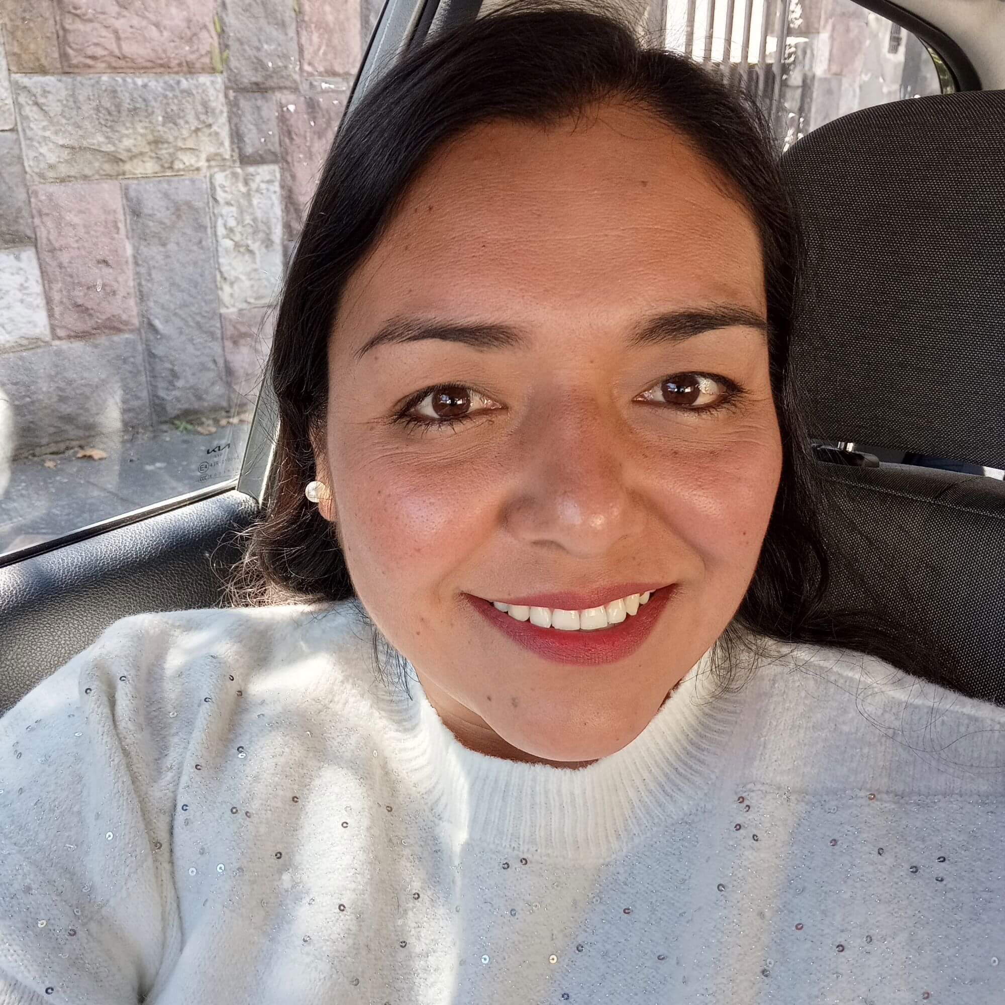 Glenda Bustamante photo 4