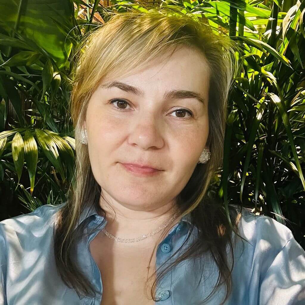 Яна Бондарева
