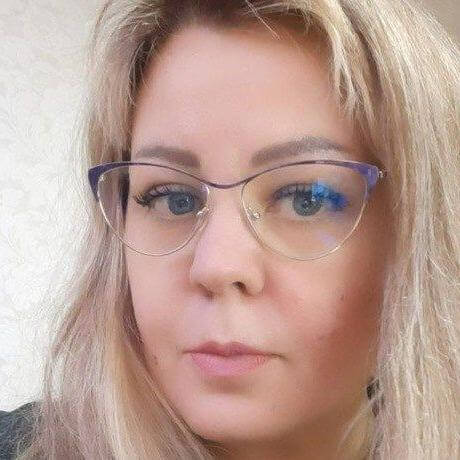 Олена Романовська