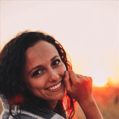 Олена Ахкозова 