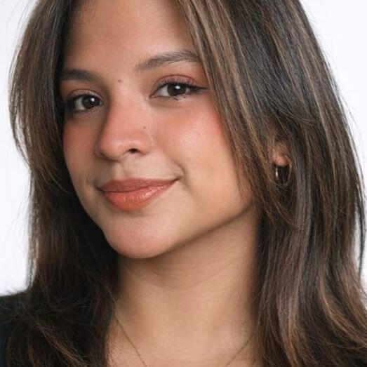 Thais Carolina R.
