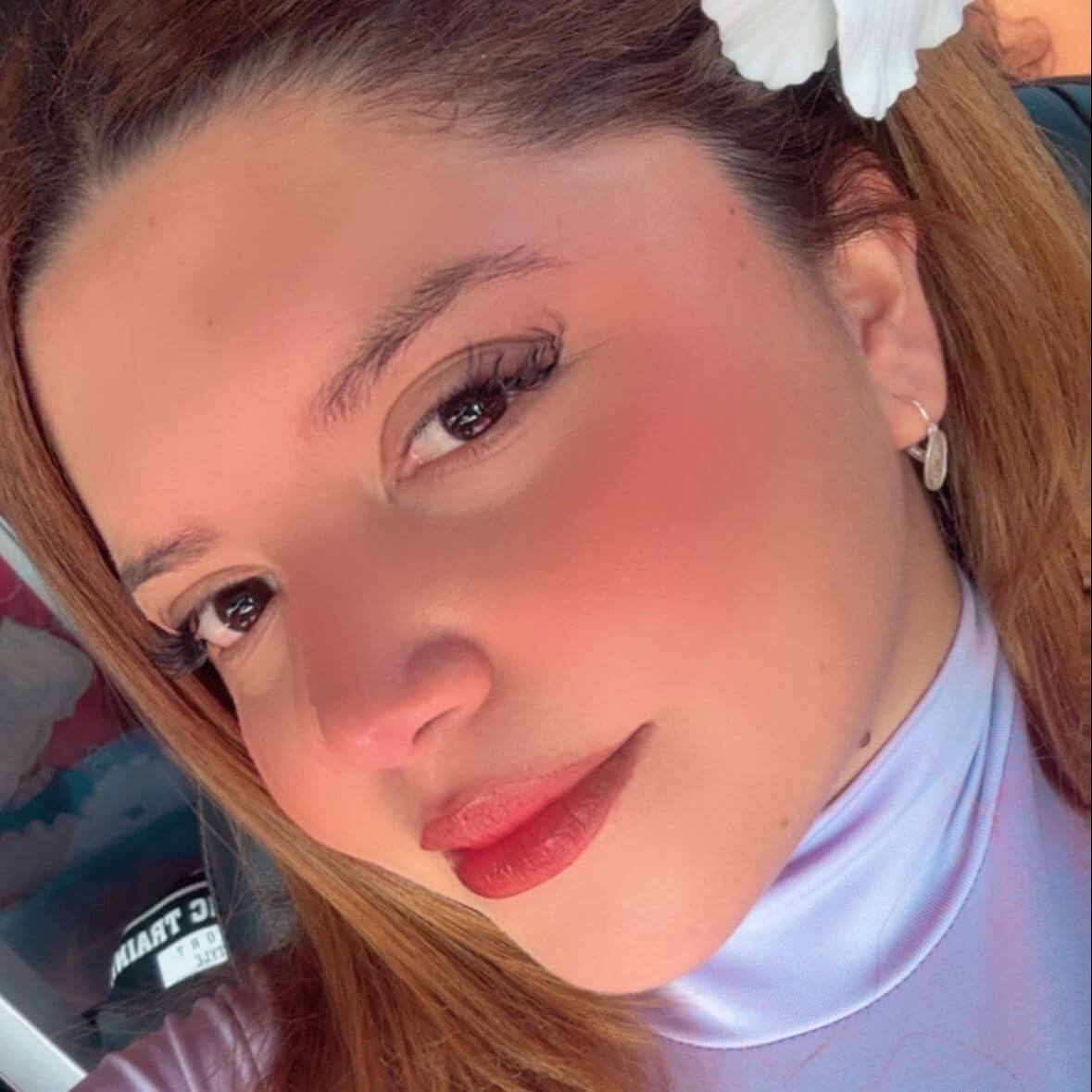 Angie  Valentina 
